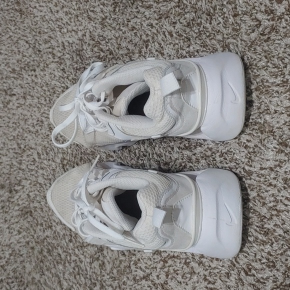Nike Ryz 365 2 Women's White Sneakers Size 9 - Picture 6 of 7